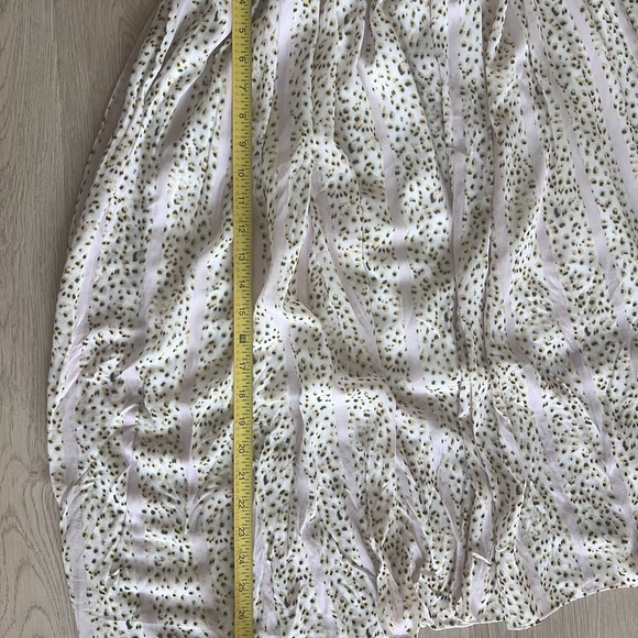 Elegant Cream Polka Dot Skirt Size Medium - Picture 9 of 9